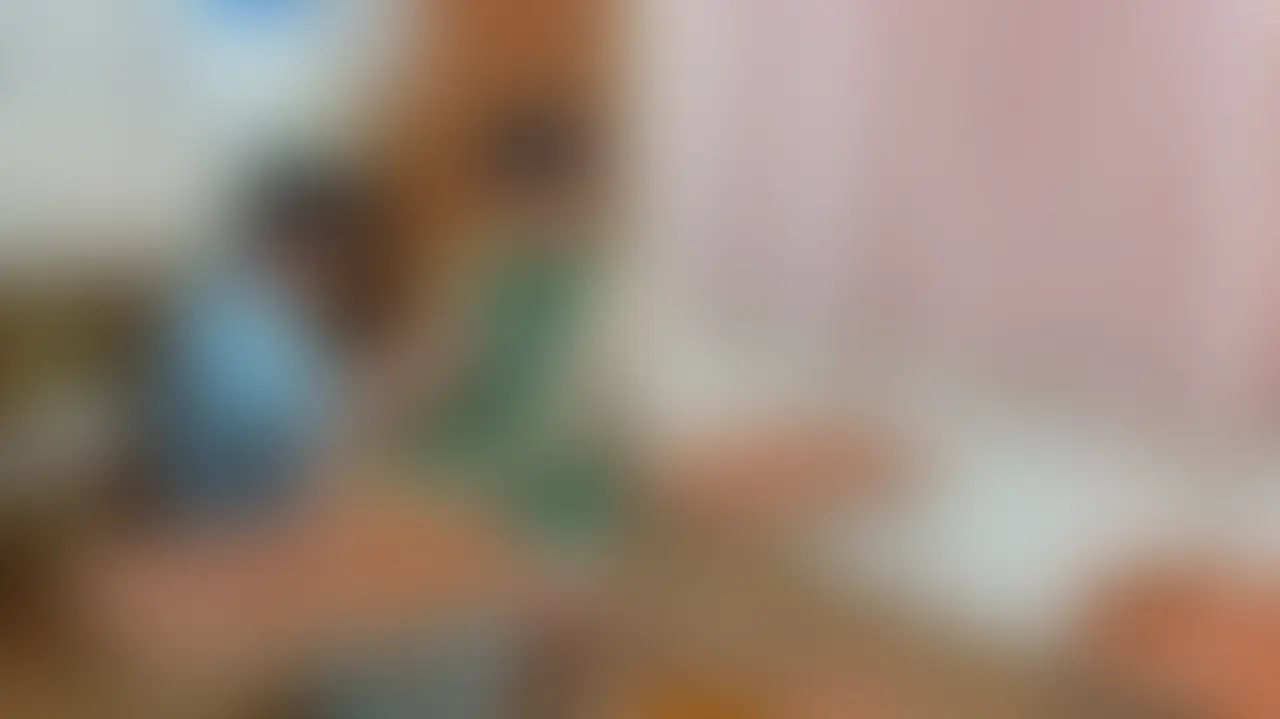 学校の教室でサッカー部とバスケ部が中出しSEX！？激エロです！バックで激しくSEX！最後は精子がトロ〜っとアナルか... sample 1