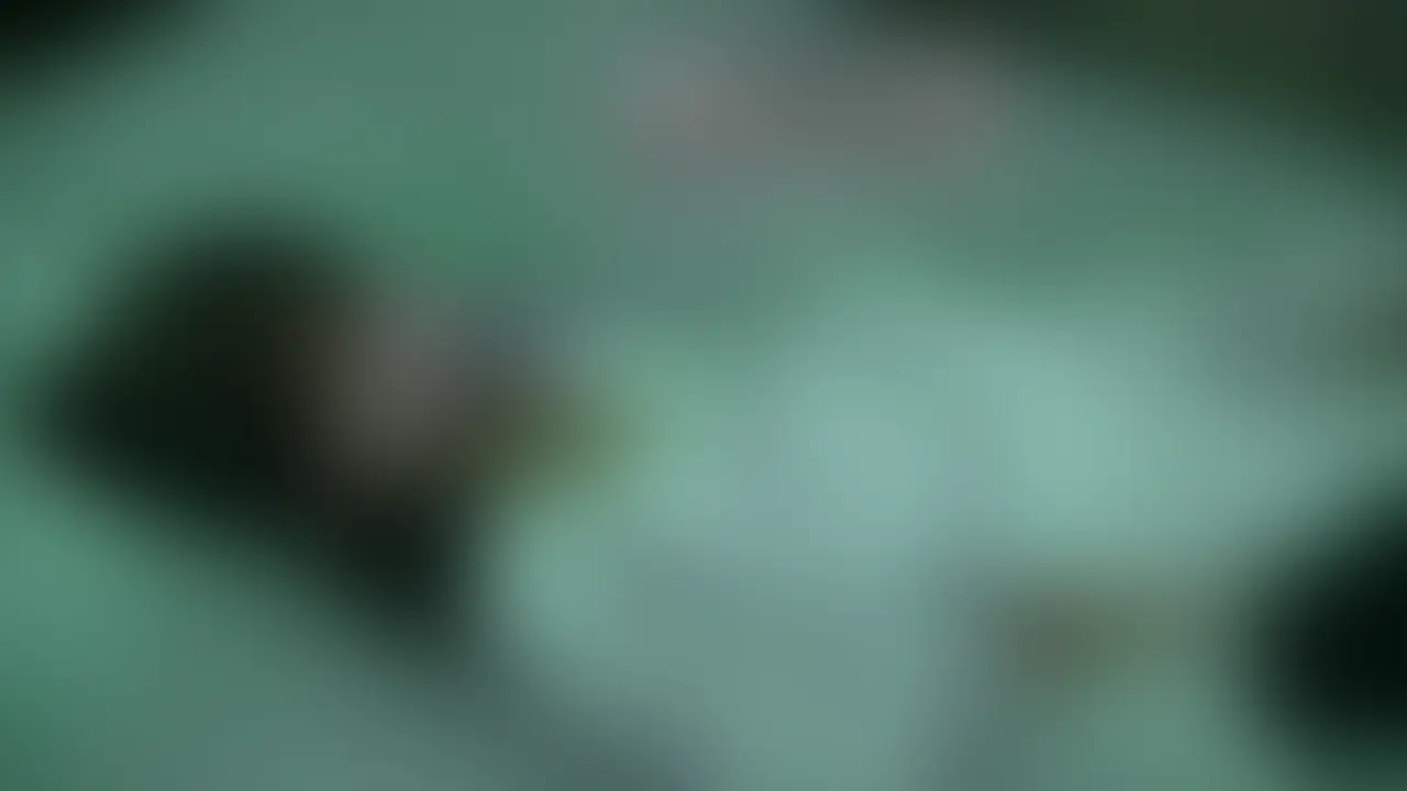 アイドル顔の腹筋美女に中出し(本編)
※本編はマスク着用での顔出しとなります
※ビデオカメラで撮影した2アングルの動画です
※系列の【腹筋女子の華】と同じ作品となりますので重複購入にご注意ください (2/2)