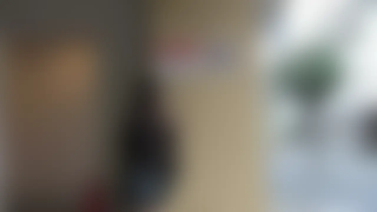 初撮影!P活ドタキャン女子をホテルに連れ込んで上手い事言いくるめて人生初撮影に大成功!脱がしてみるとFカップの美乳に大興奮。更には彼女初めての新型吸う奴では大量潮吹きのイキまくり!最後は孕ませするべく無許可膣奥に大量中出し!そのまま自然とお掃除フェラまでさせて最後は笑顔でバイバイしました。最後までご覧頂くと事後シャワーのおまけ付きです。 (2/2)