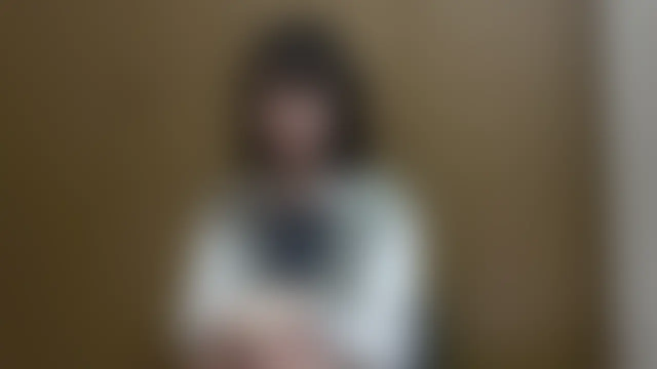 この子はパッチリお目目でショートカットが似合うかわいらしい女の子でした。
アルバイトの経験はないみたいですが、ハキハキした話し方に愛嬌のある笑顔なので接客業に向いてると思います。
コスプレが趣味でかわいい衣装を着て働きたいということでうちに面接を受けに来てくれました。
露出のあるコスプレは恥ずかしいと言ってましたが、スタイルが抜群だったので慣れてきたら着てほしいですね。 (2/2)