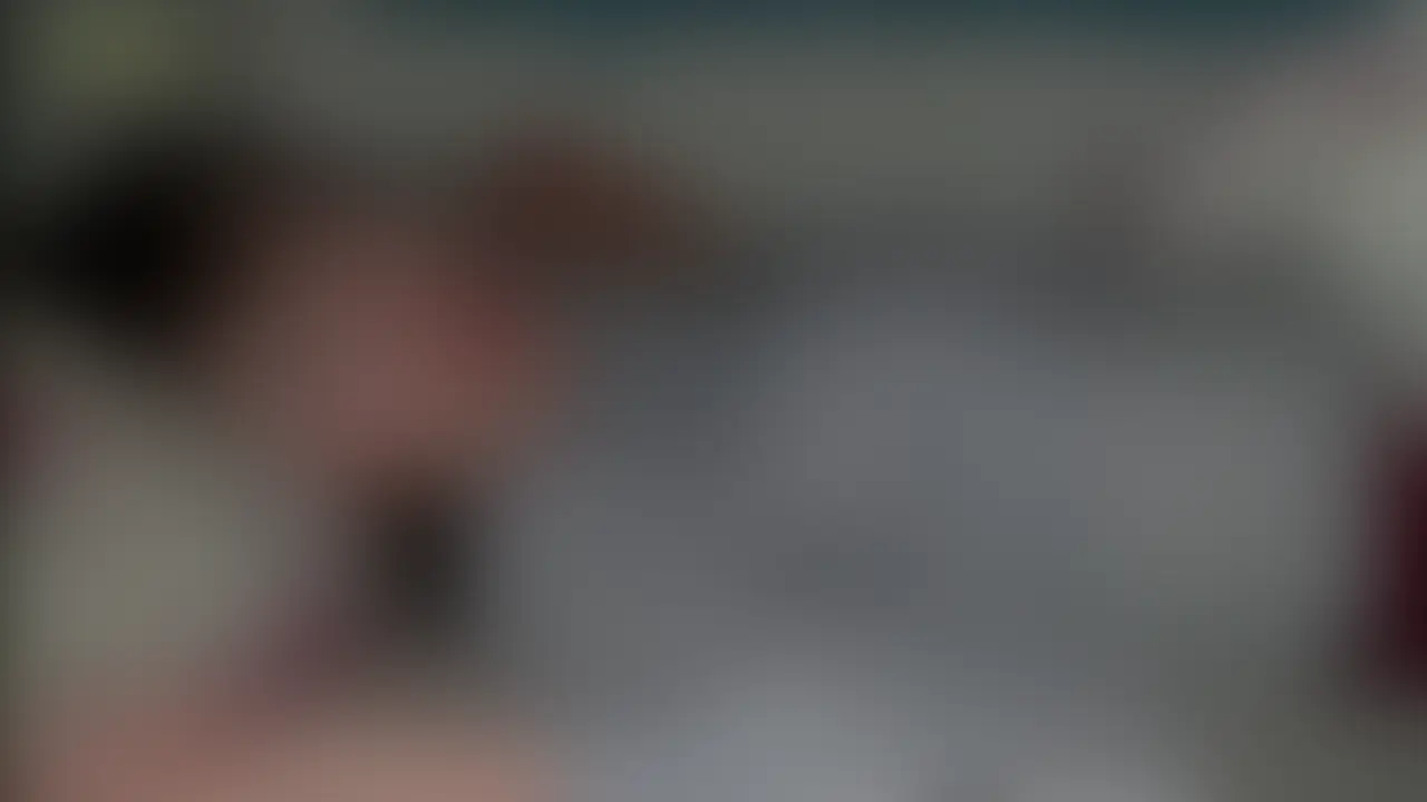 【前編】何をされても起きない人妻〜変態人妻〇〇シリーズ
「何をしても起きない人妻」 実は動画を確認するまでどんなことになっていたのか知らなかったです💦
全てに同意しての撮影でしたが、まさか単独男性までうちに来てたなんて…当時はショックを受けたけど、それ含めて受け入れてました😖
何をしても起きない、起きないけど反応している自分の身体を不思議に思います💦
禁断のプレイですね😳
前編 20分 (2/2)