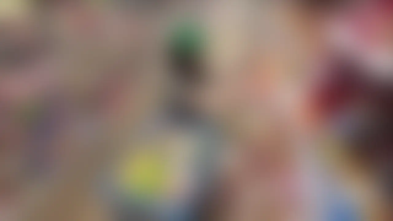 [顔ぼかし」!18歳のフェラの天才美少女の口内で暴発!そのままおぢテクで鬼イカせ!途中でバレないようにゴムを外してバックで無許可中出しをきめたらパニック!彼氏に言う!とか騒ぐからそのままもう一回中出しして
着床! (2/2)
