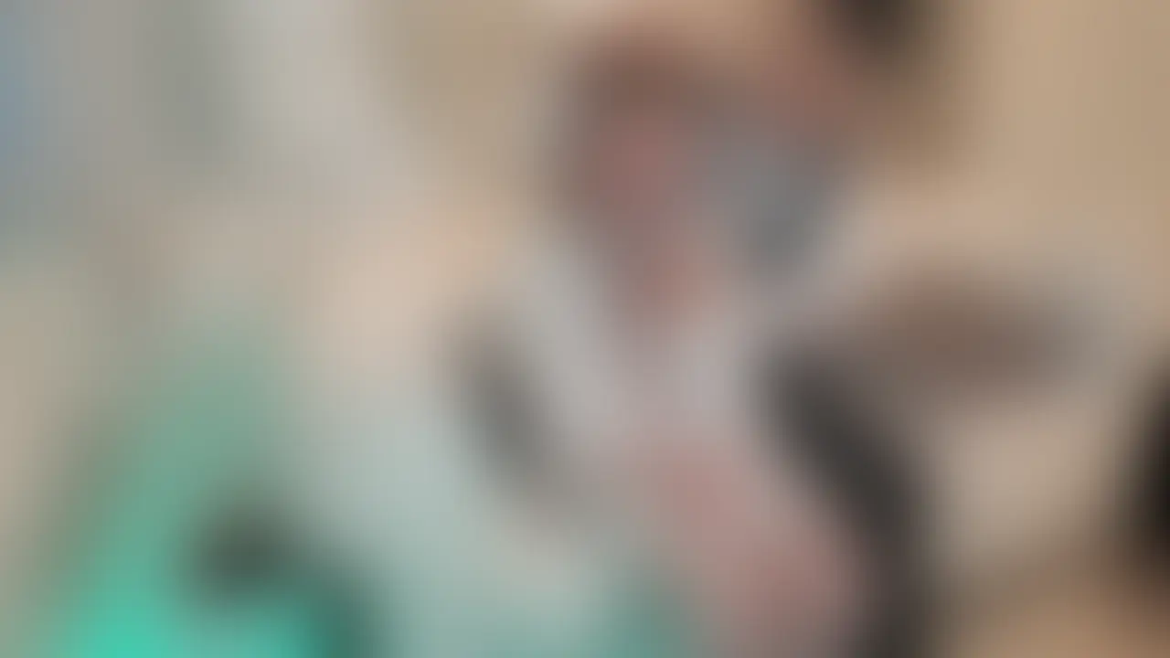 xでも紹介したスレンダー美女が容赦なくガン突きされて絶叫しまくる動画のフル動画になります♡♡♡
※音量注意
「こんな彼女が…?」と驚くほどの上品スレンダー美女が、
本能のままに乱れ狂う姿を収録しました。
容赦ない激しいピストンで何度もイキ、
絶叫しながら完全にメス堕ちしていく様子は圧巻。
普段の落ち着いた雰囲気からは想像できない、
どんどんエロく乱れていくギャップにドキドキ必至です♡
彼女が理性のタガを外した瞬間を、
今すぐこの動画でご覧ください。
一度見たら忘れられない、中毒性のある一作です。 (2/2)