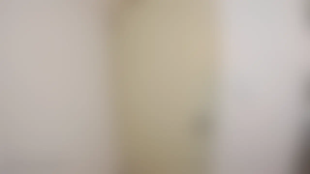 【首フェチ】首絞めおぢが帰ってきた!首を絞めに帰ってきた!今度はセーラー服の完全POVの商品情報
はいはい〜首フェチさんこっちこっち(´・ω・)
うちの常連(?)の “首をしめに帰ってくるおぢ” が、また来ちゃいましたw
しかも今回は セーラー服のまま、あなた目線の完全POV。
逃げられない近さで、
首にふわっと手が添えられてく感じ…わかるでしょあれ…( ^ω^ )?
息が近いし、制服の襟元がちょっと乱れるし、
めっちゃジロジロ見下ろしてくるし、
なんかもう 「あ〜はいはい、こういうの好きなんでしょ?w」 っていうやつ。
もちろん優しいだけじゃなくて、
ちょっと強めに来る瞬間もあるから
首フェチさんには刺さると思う〜。
こんな変態さん向けだよ〜
・首触られるの大好きマン
・息遣いフェチ
・制服フェチ(セーラー服民)
・見下ろされPOVでゾクっとしたい人
・距離近いのが好きな人
今回も“首フェチさんのためだけのやつ”撮ったから、
ゆっくり変態してきてね〜( ^ω^ )💗 (2/2)