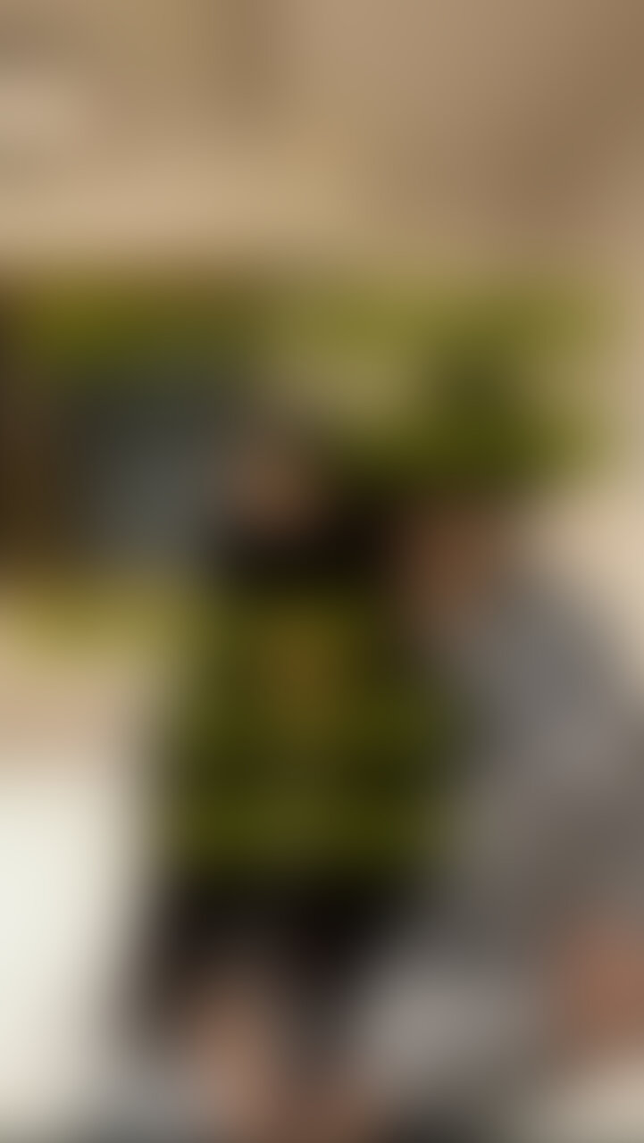 ✨期間限定復活✨
⚠️予告なしに終了します⚠️
🔒完全顔出しプラン限定動画🔒
【プレイ前に旦那を挑発。
「この人に抱かれるけど…いいの?」】
妻の視線が、当てつけのようにつきささった。
露天風呂NTRの続きを記録。
前戯も終わらぬうちから、妻はすでにスイッチが入った顔でこちらを見てきた。
まるで、「これから他の男に抱かれる私を、見届けて」と言うように…。
記念撮影後、2人のスイッチは完全にON。
キス→乳首責め→クンニ→挿入と怒涛の流れ。
今回の相手は“乳首フェチ”。
これまで旦那に一度もやったことがない「乳首舐め」を、
妻がはじめて他の男にしてしまう
驚き、戸惑い、それでも従ってしまう妻。
そのリアルな表情は、モザイク なしで完全収録。
◆ 収録プレイ ◆
・熱いキス&クンニで絶頂
・正常位→騎乗位で自ら腰を振る妻
・乳首責め初体験(指示に従って舐める)
・旅館離れで響く素の喘ぎ声
・顔出し=リアルな目・頬・唇の震えが見える
この作品の後編は⇩
https://myfans.jp/posts/a65707c6-e525-4c8b-b445-dabcef78e087 (2/2)