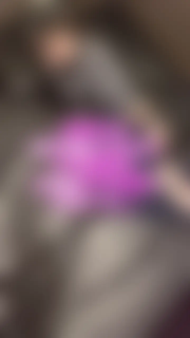 主観ハメ撮り正常位
動画が良かったらいいね👍とブクマお願いします❕
ネカフェ動画を撮ろうとしたら、疲れてしまって爆睡💤
寝ている姿を撮られてました笑
フルボッキ▶️下すっぽんぽん笑▶️おちんぽいじられる▶️アナル生挿入▶️手コキしながらアナルセックス▶️アナルイキ 〜fin〜
見どころポイント🫶
✅爆睡している最中におちんぽを触られてフルボッキ
✅アナル拡張済みのアナルに生挿入
✅正常位のいろんな体位でアナルをいろんな角度から責められて最後はアナルイキ
✅正常位で挿入されててそらのおちんぽとタマタマが上下に揺れるのがすごくえっち
楽しんでたくさん抜いてね🫶💝 (2/2)