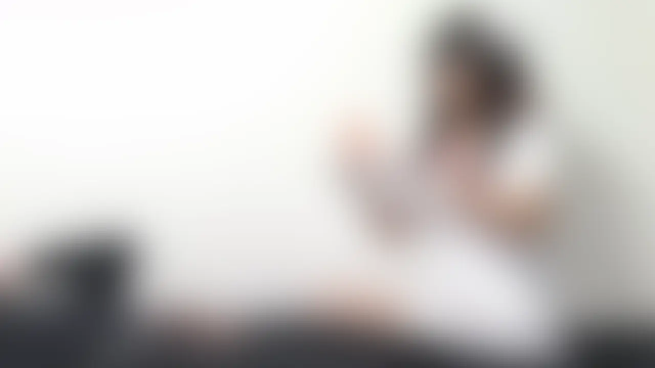 白衣に身を包んだセクシーなナースがピタッとしたラテックスグローブであなたを癒しの世界へ誘う🧤💞
あさひの繊細かつ大胆な手技が、極上の快感を約束🤞🏻
ナース服の隙間から覗く魅惑のボディラインと、グローブの冷たく滑らかな感触が織りなす刺激的なひととき⏰
患者の心も身体も虜にする、禁断のナースの手こきスペシャル🍌 (2/2)