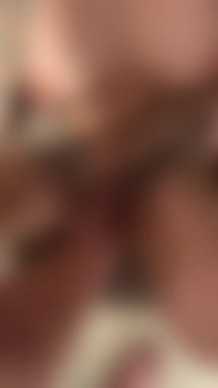 目隠ししてバイブで意地悪されるのが非常に興奮するみたいです。
足でお腹踏むと嬉しそうにキャンキャン喘ぎます。

本編フルバージョンはこちら👇
https://myfans.jp/posts/ca32a140-a4e5-464d-a840-23ac74e62ff8

服からこぼれ落ちるHカップ爆乳に改めてエロいと感じた1日
📝本編は顔モザありません

・名前：ゆちゃち
・歳：25歳
・職業：元カノ
・カップ数：Hカップ
・性癖：ドM



#美尻
#巨尻
#巨乳
#美乳
#フェラ
#個撮
#個人撮影
#色白
#ハメ撮り
#裏垢
#変態
#素人
#水着
#痴女
#お姉さん
#P活
#イラマチオ (2/2)