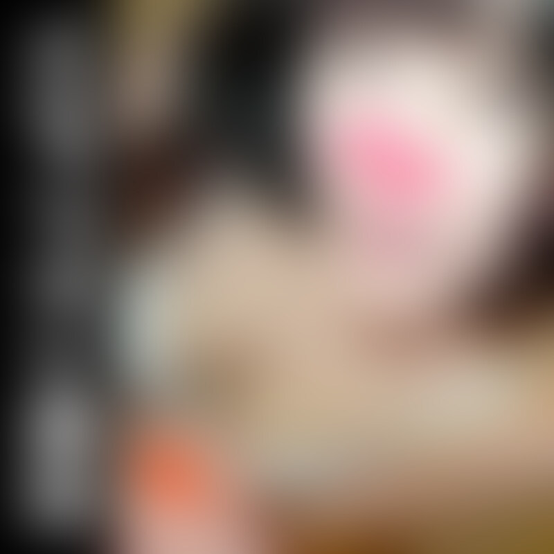 ※この動画は以下の動画のサブアングルです。
https://myfans.jp/posts/23a89dcf-3dc3-47c3-af61-459d39724496
今回はなかなかフェチな動画を作っちゃいました!なんと氷責めとシャワー責めを交互に繰り返す温寒ちんこトレーニングの作品です!
出演してくれたのは、ドS感たっぷりなあやちゃん。容赦ない氷責めにちんこが凍傷寸前。。。
パンツの中に氷を大量に詰め込んで、乳首舐め。ちんこがキンキンに冷えたらシャワーでちんこを温めます。温まったら再度氷をパンツに入れてM男を悶絶させまくり。
あまりの冷たさに絶叫しちゃいました。。。すみません。
温寒チントレが終わったら、TENGAとフェラを交互に繰り返す寸止めチントレがスタート。根元まで丸飲みするフェラに大興奮して逝きそうになったら、休むことなくTENGA責め。
TENGAで逝きそうになったら、フェラでディープスロート。
何度も繰り返される寸止めがたまらない。。。もちろん、あやちゃんの言葉責めも健在です!
寸止め回数:5回
時間:約21分
射精回数:1回 (2/2)