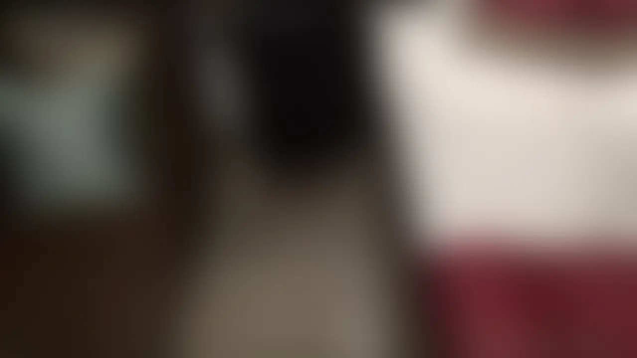 田舎から上京してきた女の子、無避妊中出しセックスを知る
冒頭シーンです。
素直で優しい人柄と、美しい横顔にみとれます。
それはそれとして、無避妊のお膳立てをして中出しするのが私です。
そのテイスティングは脱衣から始まっています…♡ (2/2)