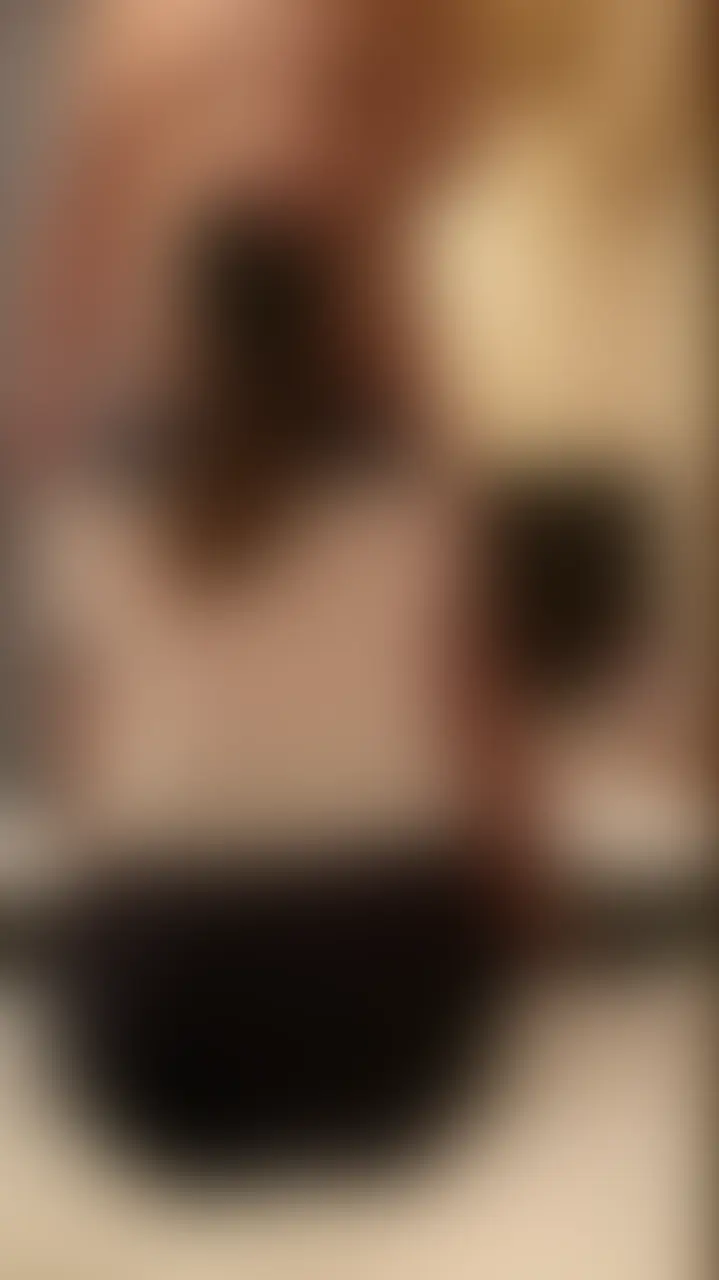 **【19歳Hカップ・NTR】父親不明妊婦 広瀬すず似おとはちゃん 制服コスSEX第2話**
広瀬すず似の奇跡的美女19歳・おとはちゃんが制服コスでさらに乱れるNTR第2話です♡
父親不明の妊婦でありながら前回が気持ち良すぎて自ら「また会いたい…」と連絡をくれて再来訪!
笑顔が眩しい可愛い顔にHカップ爆乳+引き締まったスレンダー美BODYがSSS級の完璧プロポーション。
経験人数わずか1人という超純粋ボディが、制服姿のままどんどん淫乱に変わっていく姿を長めに収録しました。
喉奥までフェラさせるとまだ慣れていない苦しそうな表情がたまらない…
騎乗位でチンポを入れるのに手こずり「これ難しいっ…」と可愛くこぼす姿がエロ可愛い。
制服越しでも強調されるHカップをさらけ出して揉みしだくと、魅惑の果実のようなおっぱいが激しく揺れまくり。
「正常位したい…おもちゃ使いたい…」と自ら欲しがるようになり、
クリに電マを当てながら**「気持ちいぃ…♡」**と喘いで電マ購入を本気で悩み始めるほどハマっています。
最後は引き締まったおまんこを奥まで突き上げ、「出して…」と可愛い声でおねだりされて生中出しフィニッシュ。
綺麗なおまんこから真っ白な精液が溢れ出す姿もエロく収録。
NTR妊婦でありながら制服コスでHカップを揺らしまくり、初々しい喘ぎからどんどんエロく乱れていく過程を長めにじっくり堪能できる濃厚な一本。
この子の成長と変化が気になってシリーズ全部保存したくなる…早めにチェック推奨です。
---
私が取り扱う動画は、全て実在する本物素人のみ。
普段なら絶対にこういう場所へ出てこないような、ごく普通の子たちばかりです。
一期一会の空気感、リアルな反応、素人特有の距離感。
演出では出せない“本物”だけを残しています。
撮影者としての営業力、人間関係、空気作り。
その全てが噛み合った時にだけ撮れる、再現性のない価値ある記録です。
そして、貴方もこんな『普通では出会えない子』と出会えるかもしれない貴重なブログへは↓からどうぞ。
ネトナンや出会い方のコツも掲載しています。
↓私のXブログ↓
mafi01190 (2/2)