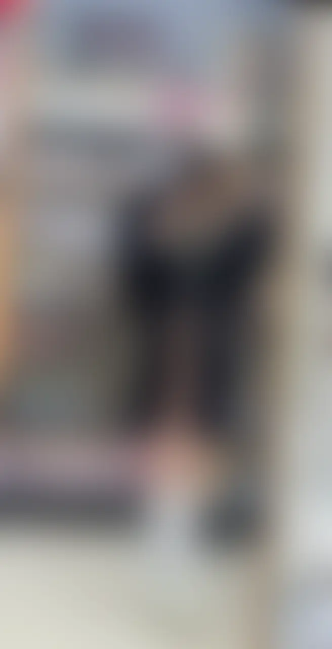 minaFans_mm「某ショップで、なんかスースーするなと思っていたらチャック全開でした🫣💖しかもノーパン🤦‍♀️🤦🤦‍♂️」の投稿サムネイル