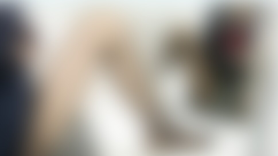 ベージュ色パンティーストッキングでスカートめくってパンチラ。
スカートの中に男性が入る。
三角木馬にまたがって股間責め。
黒パンティーストッキングで逆立ち。
階段で美尻ポーズ。
鏡に映った下着。
パンスト脚で棒を触る。
正常位で太ももマッサージ。
艶消しの板の上でノーパン座り。
性器で体温を測る。
蛇柄のレオタードでマンぐり返しで性器をペットボトルで隠す。
ヒモ水着で野外露出。
セーラー服で下半身だけ裸になって性器を開く。
胸をテカテカ光沢マッサージ。 (2/2)