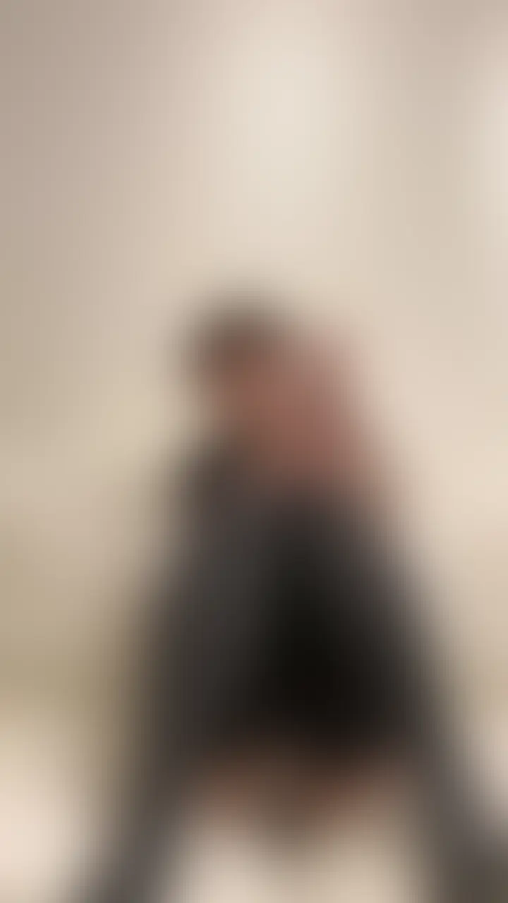 1月ぶりにきたコスがキツくなくなってて着れちゃって嬉しくなったの🤔
昔みたいな迫力ある下品なカラダじゃどんどんなくなっていっちゃってるけど、これはこれで愛してくれたら嬉しいです♡✨
お腹のお肉はまだ健在だから大目に見てねん❤️ (2/2)
