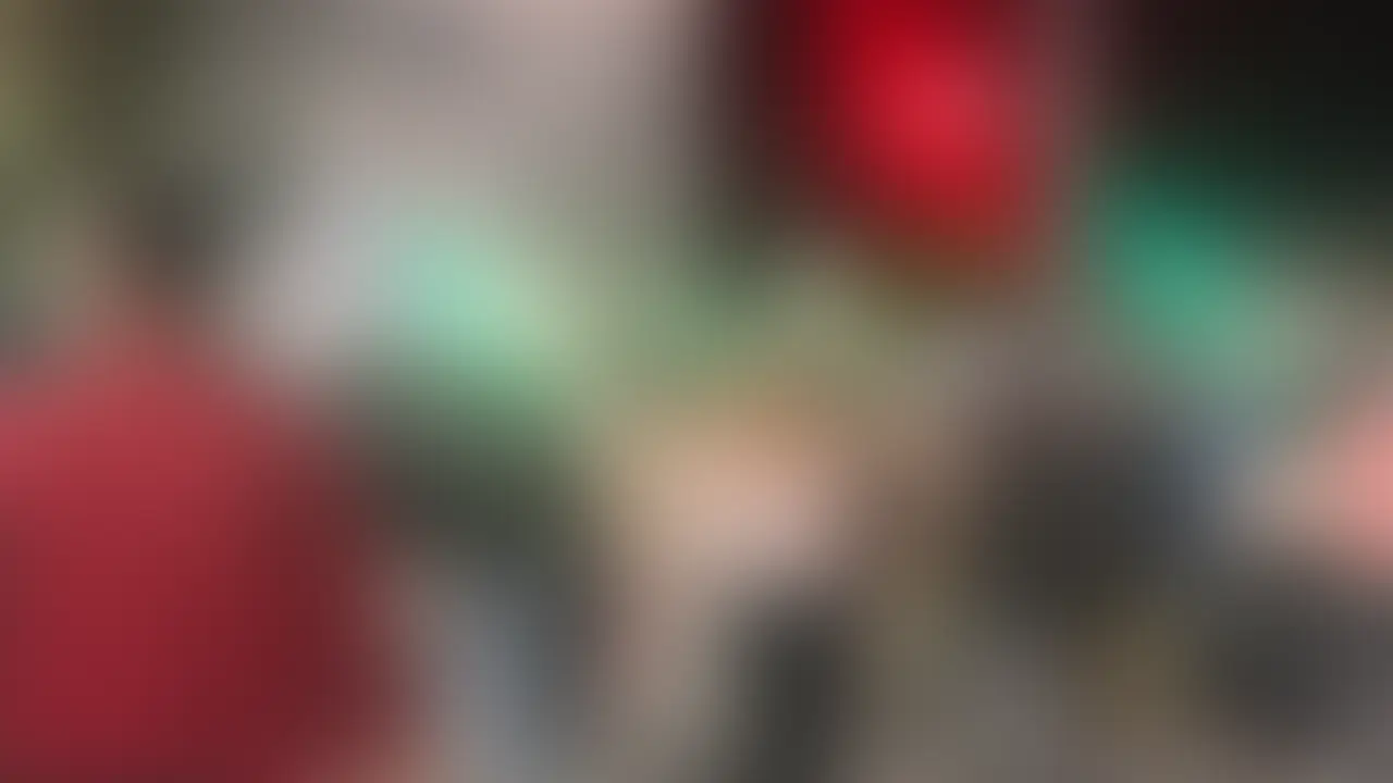 【荒れる東横リアル 大人顔負け 背伸びした純白Tバックと網タイツ】
ホストクラブ界隈は絶好スポットの一つだ。
ホストクラブの小僧に貢ぎ、完成された状態で危険な歌舞伎町に放たれるギャルたちに
私のようなハイエナが群がる、それが日本最大の歓楽街〝新宿、歌舞伎町〟のリアルだ。
時代の変化ともにホストクラブの客層が変化し、スナックや高級クラブのママや仕事終わりの風俗嬢から
現代ではより〝若年層〟となったことは以前にもお伝えしたとおり
つまりだ、、、
令和の今、ホストクラブ周辺で遭遇するギャル達は9割以上が10代後半〜20歳そこそこなのだ。
しかし、ハイエナが多く嗅ぎ回るホストエリアは、競争相手がいると成功率は低下してしまう。
また、頭の片隅で〝新大久保〟まで足を伸ばすかと、悩みながらホストが立ち並ぶ一角を曲がった瞬間私の目に飛び込んできたのは
THE新宿歌舞伎町!ザ・東横キッス!!
真夜中には危険すぎる制服のようなヒラヒラしたミニスカート
定時制の夜間学級か?!今にもパンティが拝めそう!!
それだけではない、異様なエロさを醸し出す理由にすぐ気づいた。
ピッチピチの若い生足を隠す、エロ憎らしい網タイツだ。
そしてバルト三国出身の女性かと疑いたくなるような、美しすぎる金の髪色。
驚いたことに金色の髪の毛とは対照的で、顔立ちはとても愛くるしく、自然体。
あどけない表情に、しっかりと背伸びした厚化粧。
とても親切そうで可愛らしい、、、
正にニュースで報じられるまま、これがホストクラブに行った令和ギャルの姿。
絶対にこのチャンスを逃す訳にはいかない。
➡︎続きは動画でご覧ください⬅︎ (2/2)