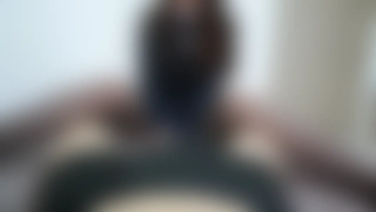 過去動画の再掲載です!
この制服も可愛かったなあ。お気に入り笑
タイツとオイルを使ってアソコをゴシゴシしました、最後は後ろから!
後ろから足コキされるの好きな人多いみたいだけど、顔が見えるほうが私は好きだな🙄
動画として見る分にはえっちぃとおもいます~笑
Re-posting an old favorite! 🎥
I loved this school outfit so much. It’s definitely one of my favorites, lol.
In this video, I used oil and tights to rub a cock with my feet... and the ending is from behind! 🍑
I know many people love the view of a footjob from behind, but I actually prefer it when I can see the face. 🙄
It’s a really naughty and hot video~ lol. (2/2)