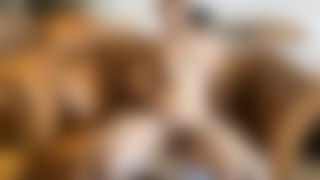 いつものハメ撮り
ところどころでちょこっと顔出し❤️
でも言ってることが変態です💩 (2/2)