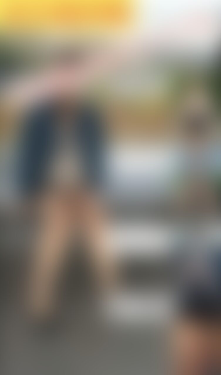 Twitterでバズったあのパンチラのロングバージョンもノーブラもノーパンも逆さ撮りも野外露出も全部詰まった永久保存版の動画です😊 (2/2)