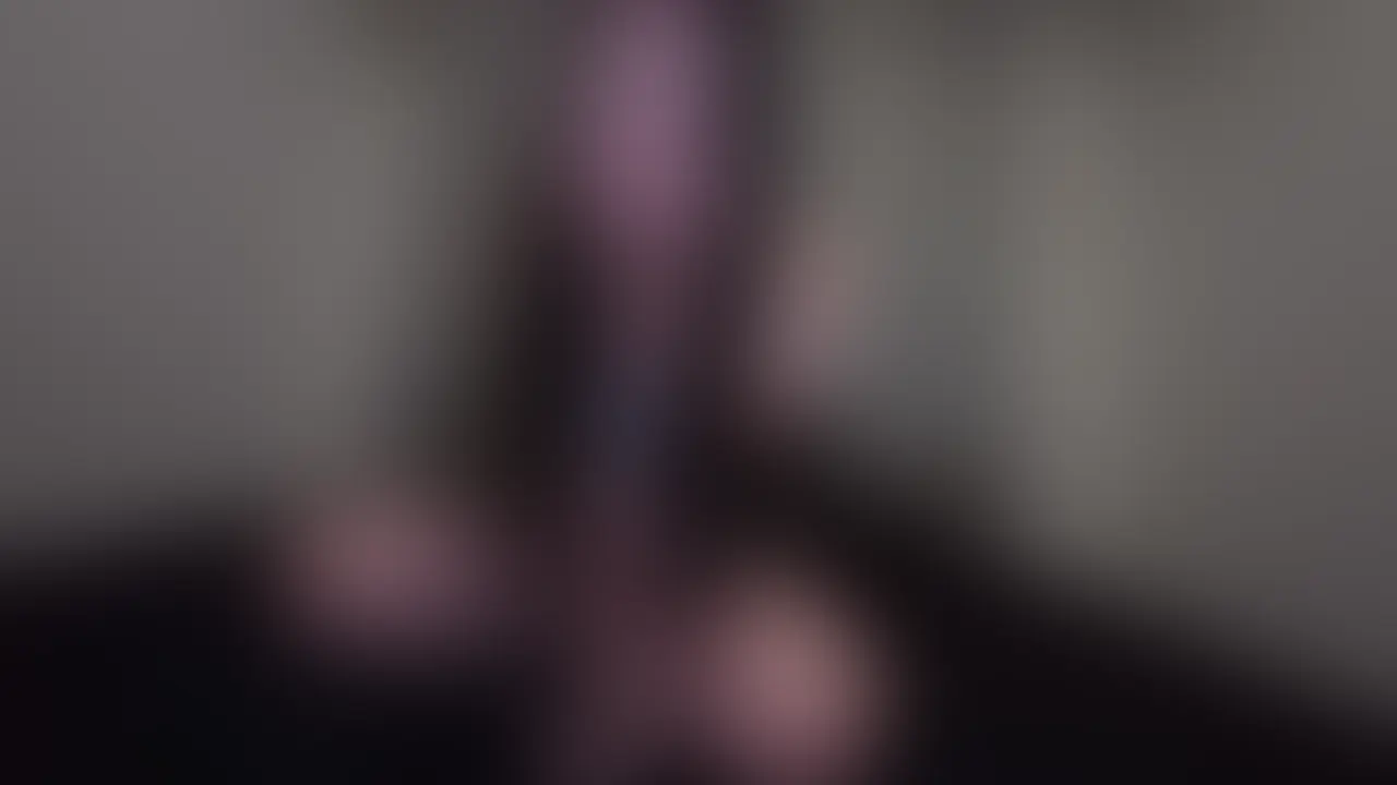 変態すぎる昔からの女友達が家に泊まりに来た!!
男を複数呼んで遊んでもいい?と聞くと
『OK!楽しみ♡』って…
もうやられに来てるやん!
ものすごい巨根ちんぽ見てテンション爆上がりになり可愛いさ増して、興奮が止まらなくなる!
この子変態すぎるから、男みんなにめちゃくちゃにしようと伝えると、みんな獣と化してやりたい放題。
巨根ちんぽに喘ぎまくり4Pを思う存分に楽しむ変態美女がエロ過ぎた。 (2/2)