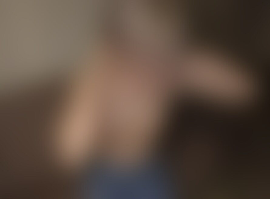 【本編はサンプルです】
美容系の学校に通っているというボーイッシュ女子。
最近、シルバーに染めて短髪にしたらしい。
でもそんな派手な見た目とは裏腹に会ってみると性格は大人しく恥ずかしがり屋。
クラスの男子から遊びに誘われても断ってしまうくらいシャイなのに実は性欲が強くてSEXが大好き。
今回はそんな彼女が勇気をだしてDMして会いに来てくれました。 (2/2)