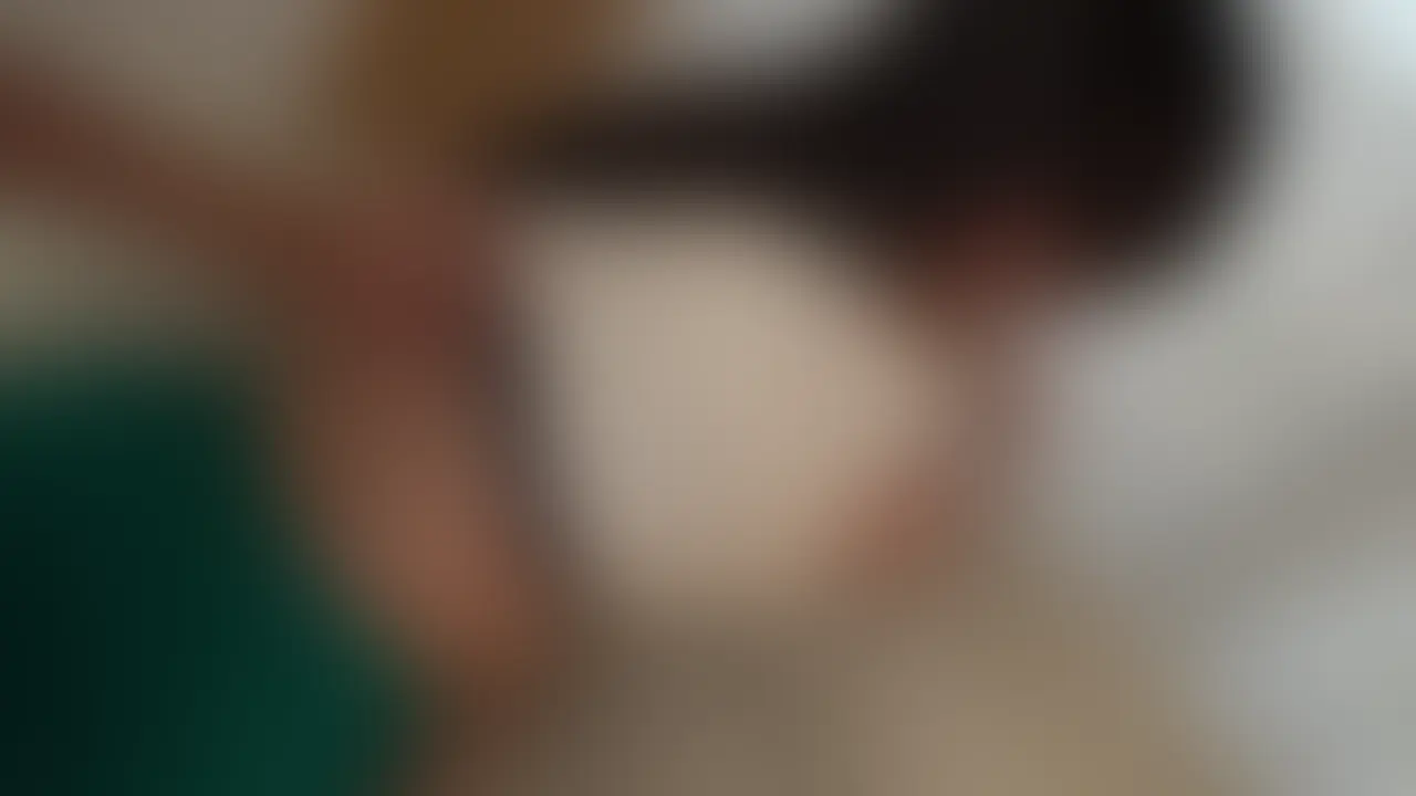 今回ハメ撮りしたのは21歳のテーマパークスタッフ、あゆみちゃん!
スレンダー体型で、顔つきにどこかエロさがあるのが印象的。普段は明るく接客してそうな屈託ない笑顔がめちゃくちゃ可愛くて、見てるだけでこっちまでテンション上がるタイプ。
笑った時の無邪気さと、ふとした瞬間に出る色っぽい表情の差がマジで良い。細身なのに身体のラインが綺麗で、近距離で見るとさらに魅力が増す感じ。明るい子がだんだん乱れていく流れが好きな人におすすめです。
あゆみちゃんの笑顔とエロ顔、ぜひチェックしてください!
#ハメ撮り #個人撮影 #テーマパークスタッフ #スレンダー #笑顔 #かわいい #エロ顔 #素人感 #美少女 #おすすめ (2/2)