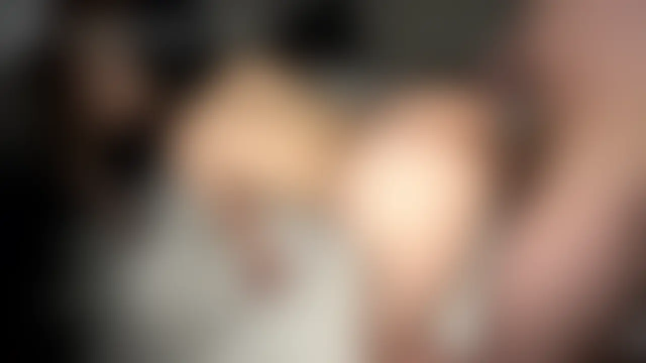 ドスケベボディをオイルでヌルテカにされてイラマチオ責め、上下のお口をデカチンポでさんざん突かれてよだれまみれのはしたない姿でイキまくる肉便器娘 (2/2)