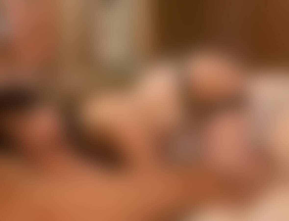 咥えながらイッちゃった😶
電マ当てながら舐めるの好き🥺
┈┈┈┈┈┈┈┈┈┈
顔モザイクあり🙆♀️ (2/2)