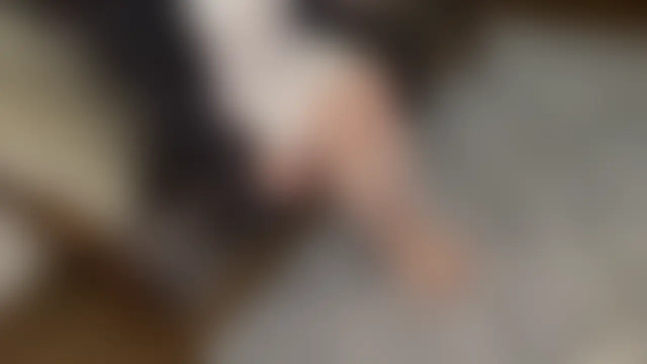 千葉さん提供
<奥様情報>
年齢:33歳
趣味:腸活
職業:専業主婦
今回の奥様は、何とも言えないエロい身体をしておられます。
少しだらしないと言ったら失礼ですが、胸元から覗く柔らかそうなおっぱいが何人の男に揉まれてきたのだろうと想像をかき立てます。
誘ったらヤレそうな雰囲気と言いますが、昔ヤリマンだったのかなと思えるような佇まいが最高な奥様のオナニー映像です。
本編はこちら👇👇👇
https://myfans.jp/posts/ac6f15b3-8cf6-4ec6-8301-4852553b2ebe?utm_medium=referral&utm_source=share&utm_campaign=post_share (2/2)