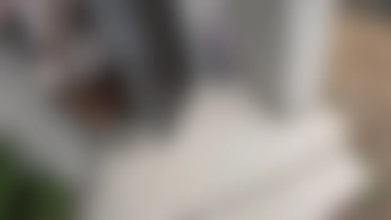 【変態夫婦|ホテルに入るとこうなる #26-1】
へそ出し制服コスでガチイキ😵💫💦そのまま生中される🫣❤️
成人したってずっとギャルだもん💋
かわいい制服でセックスしたくなるんだよ🤭👔
お風呂でらぶらぶ洗いっこしてから制服にお着替え🎀
わたしクリがめっちゃ弱いんだけど、吸うやつでピンポイントに攻められる💧
簡単にイったけど1回じゃ終わってくれなくて…🔞
M字開脚で持ち上げられたら何回も勝手にイク💘
雑魚まんこすぎてやばいね🤣
後編はびちゃびちゃまんこに種付けピストンで中出し💉💦
さすがにイキすぎてアヘってた💕 (2/2)
