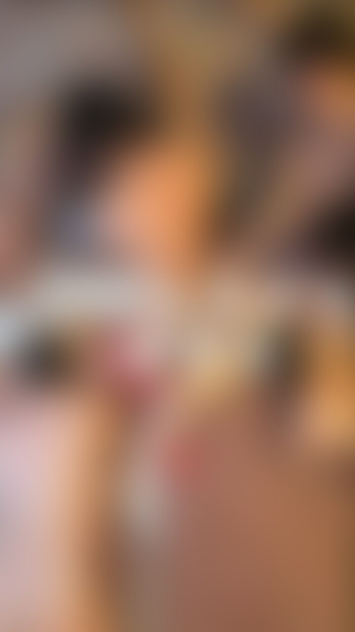 ここから楽しみエロさ倍増!!
2人の女性に群がる男性陣!!
イッちゃうのか?
イかされるのか?
乞うご期待!! (2/2)