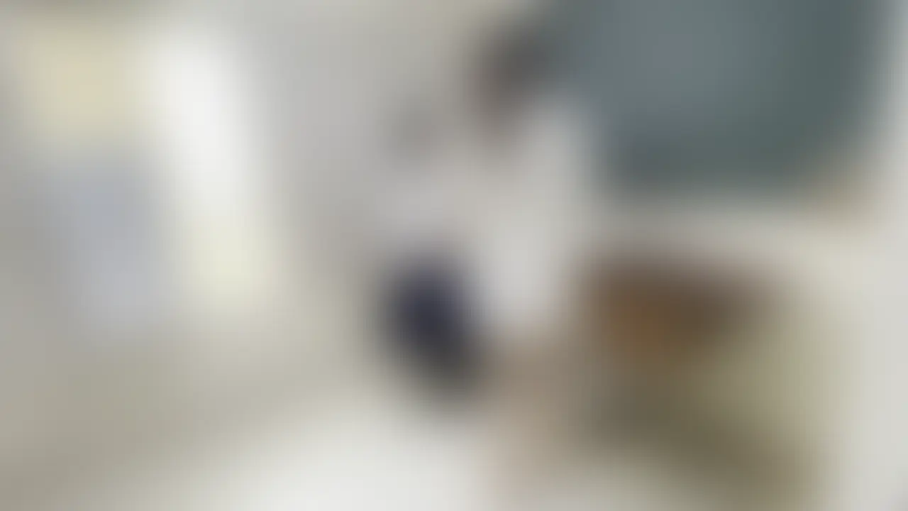 先生にいっぱいいじめられちゃった♡
かばんにいっぱいえっちなオモチャを入れて持ち歩くわたし

お仕置ってワード
合法的にめちゃくちゃ興奮する

先生にオモチャ見つかっちゃってくすぐり地獄
めっちゃしんどくて嫌やのに
身体は熱くなって喜んでる…笑

苦手なお仕置が終わったあとは自分で持ってきた電マとテンガエッグでクリ責め
いつものことやけど、潮ふきすぎ。
オモチャの気持ちよさにすぐ負ける

どんなことされても喜んで簡単にイッちゃうかなでのこと見てな♡ (2/2)