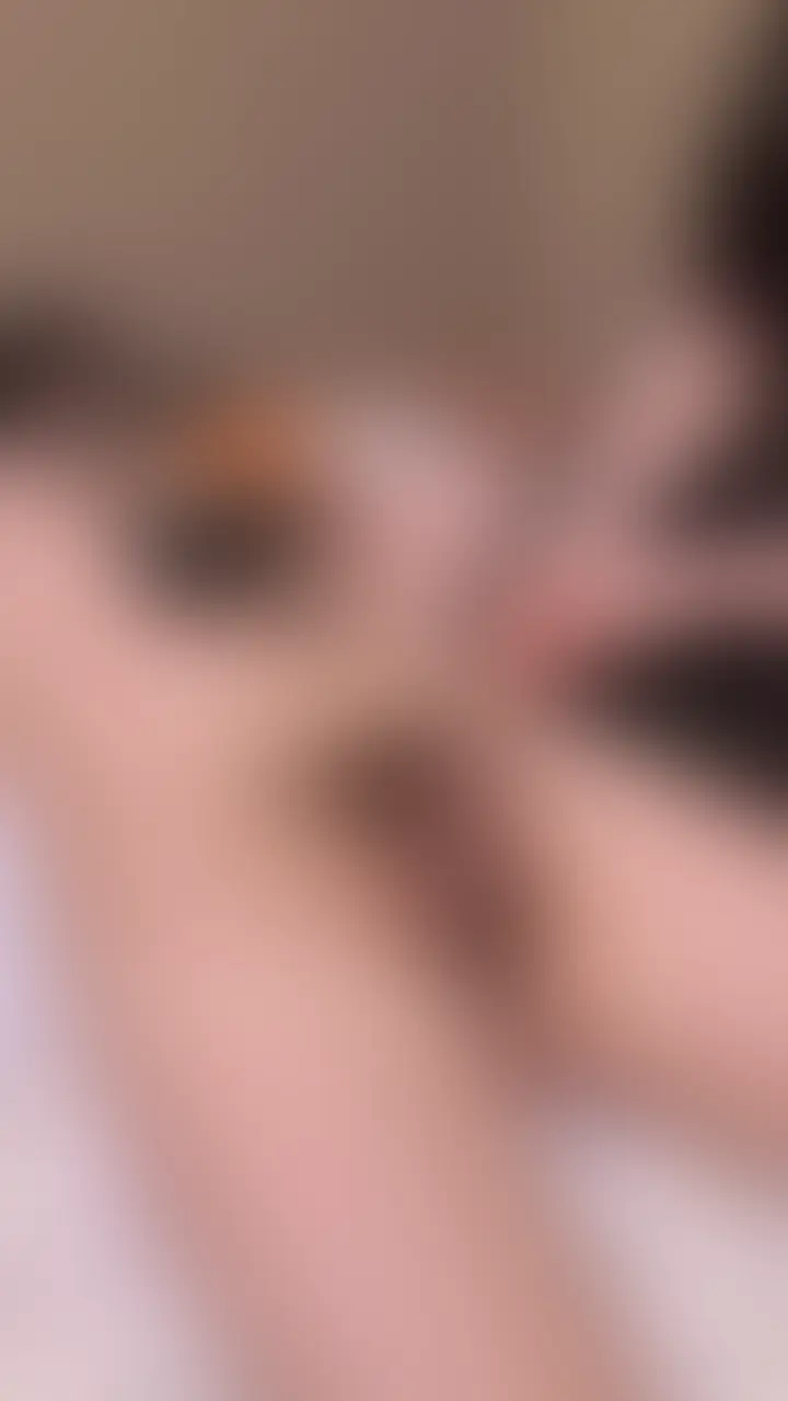 ZOOM IN Ver. メンズ脱毛エステサロンごっこ×剃毛プレイ×バイブおもちゃ×M男×S女痴女

「M男はやっぱりパイパンちんこに限るよね？」

ってことで、おもちゃで刺激しながら剃毛ゲーム！

結局、射精したから剃毛中止して

綺麗なパイパンにならなかったよｗｗ
ぐちゃぐちゃのちん毛で温泉にでも
行って恥かけばいい♡笑

引きのアングル（ZOOM OUT Ver.）で全体を見たい人はこちらの動画も👇🏻👇🏻👇🏻💕
https://myfans.jp/posts/0f8e2bda-0eaa-48dc-a1f5-16e3ac2ffae7 (2/2)