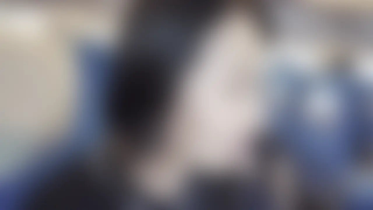 🎁 6/26〜28 3日間限定 🎁単品購入者だけの割引＆特典🔥
🔥6/30日まで本編とサンプルにいいねブクマで特典動画プレゼント🎁🔥（コメントか直接DM頂けたら確認次第DMにて送ります🎁）

【公認彼氏貸出し旅行編・完全版】完全顔出し編
合計11発‼️
中出し6 ✖️ お口5 ✖️ 顔射1

【この3日間に単品を買うと】
✅ 5,000円OFF（20,000円 → 15,000円）
✅ DL版動画をプレゼント

⚫︎前編・後編を1本にまとめた完全版。
旅行中のリアルタイムなやり取りから、帰宅後の余韻まで——
嫉妬と興奮が入り混じる一部始終を収録しました。

久しぶりに、公認の絶倫彼氏様へ最愛の妻を貸し出しました。

データはすぐ届いたのに、正直、複雑でした。
嫉妬で胸が苦しいのに、気付けば何度も見返してしまう。

興奮と嫉妬がぐちゃぐちゃに混ざって、編集の手が止まり、完成までかなり時間がかかってしまったほどです。

最初は「パ⚫︎怒るからやめてほしい…」と戸惑っていた妻。
それが旅行が進むにつれ、少しずつ距離が縮まっていく——。

新幹線から送られてくるリアルタイムのやり取り。
観光先で見せる、楽しそうな笑顔。

仲良さそうに過ごしている時間ほど、なぜか嫉妬してしまう。
なのに結局は興奮してしまう、情けない旦那です。

（仕事中に何度も写真とメッセージを見返して…抜きに行ったのは内緒です）

帰宅した妻は、少し申し訳なさそう。
興奮冷めやらぬまま押し倒し、秒で上書き。

正直、これが正しいのかは分かりません。
異常なのは承知の上です。

それでも——多分、またお願いしてしまう。

最後になるのか、それとも続くのか。

旅行ならではの空気感と、いつもとは少し違う妻の表情を、たっぷり収録した完全版です。

ーーーーーーーーーー

📅 割引＆特典は 6/28まで！
🎁 5,000円OFF（20,000円→15,000円）
🎁 DL版動画プレゼント

🔥 この3日間だけのチャンスをお見逃しなく 🔥 (2/2)