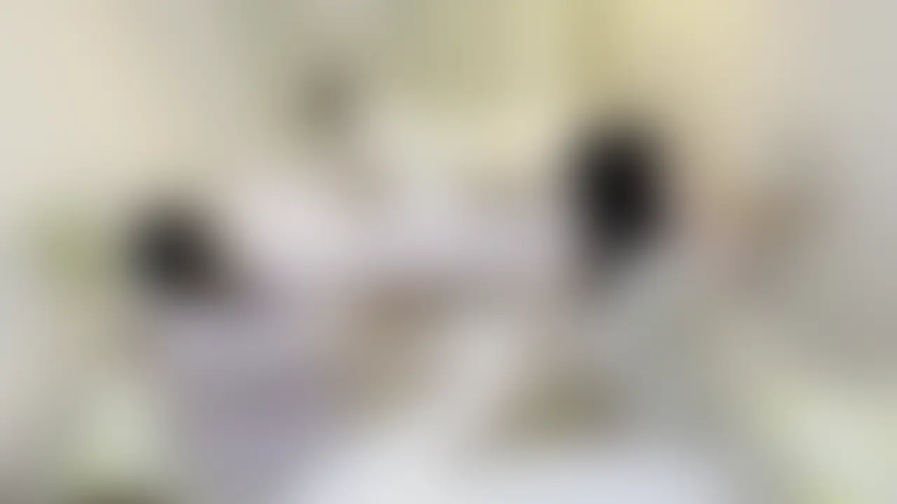 仲良し女子3人がパジャマ女子会で電気アンマ!執拗に責められ何度も逝かされまくる!
仲良し3人組みーなちゃん、ららちゃん、キキちゃん
キャンギャルの撮影会でローアングル写真を撮ったカメコに3人がかりで電気アンマをかけ逝かせまくった。そして電気アンマの威力を実感した3人はそのまま女の子同士の電気アンマの掛け合いっこに発展した!
さて3人でお泊り女子会。もうすでにパジャマに着替えてリラックスモードの3人。突然みーなちゃんが、ららちゃんキキちゃんに狙われるw
2人がかりの電気アンマで逝かされてしまうみーなちゃんw
ららちゃんキキちゃんは面白がって何度も執拗なほどに電気アンマで逝かせまくるw巨大マッサージ器まで持ち出してみーなちゃんの股間に当てる禁忌の技まで繰り出す (2/2)