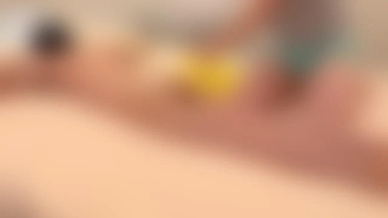19歳大学生がオイルマッサージの体験に来てくれました。際どい所をマッサージすると、おちんちんは正直に反応。四つん這... sample 1