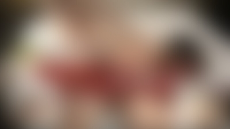巨根中年サラリーマンに連続ガン突きされ○○○しそうなほどイキまくる妻
中年のサラリーマンの男性とお会いした時の第一印象は、物静かな少しモサッとしたサラリーマンと言う印象のみ。
正直なところ あぁ〜
妻を満足させる事、妻ががっつりイカされる様なプレイは見れないだろうなぁって思っていた。。。
妻が先にシャワーを浴びに行く
夫の私は撮影する為の機材の準備を進めながら
お相手の男性と非日常会話・・・
男性から『NG事項や希望など教えて頂けますか?』っと
私は期待もしていなかったので
特に希望はないけど 痛い汚いはNGだし
内容はお任せでと伝えた。
男性は『プレイの時間なども任せてもらっていいですか?』っと
私は ん〜 コントロール出来ない人に限って
お任せだと言っても色々聞いてくるんだよなぁ〜って思いながら、あまりすぐに終わっちゃうと 妻も私も映像的にも物足りなさがあるので出来る範囲でよろしくお願いしますと伝えた。
妻がシャワーから出てきて
お相手の男性が入れ替わる様にシャワーを浴びに。。。
妻は私に今日はどんな感じでするの??
今日は初めて会った男性だし
アレやコレやと注文すると 勃起しなくなったり
男性が楽しめないのも嫌だし自然な流れで遊ぼうと伝えた。
撮影の準備も出来た頃に 男性もシャワーから出てきた。
出てきた姿は タオルを腰に一枚巻いた状態
体は筋肉もなさそうな、細身だが 少し弛んだ中年男性・・・
いや、失礼だけど 思っていたよりも歳取ってる?って思ったぐらい。
嫌ならいつでも中止し断るが
そんな事は言っても 常識ある方だしルールマナー等しっかりしている良い雰囲気の男性
中止や断る理由は一つもない。
そんなことを思っているうちに
妻と男性はベッドイン
私はベッド際でカメラを構え無言で二人の様子を見る
あまり期待はしていないが どんなプレイにせよ
やはり寝取らせプレイはいつでもどんな時でも興奮度合いは半端ない。
プレイは始まった。ゆっくりと・・・
ん〜 ゆっくりと・・・
ゆっくりした声で妻に話しかけプレイが進む
優しい言葉責め
今までに余りないタイプだなって思いながら
任せた以上は黙ってカメラを構え プレイを見守る。
男性はプレイが始まるなり
腰に巻いていたタオルを外す
初めは何も思わず見ていたが
男性は徐々に勃起
ん?まぁまぁ大きいねって心の中で思っていた。
ん?ん?まだデカくなるの? 何その膨張率?
デカ過ぎない??っと思いながらも
夫の自分はどんな展開になるのかと
ワクワクドキドキが止まらなく
興奮状態。
男性はゆっくり丁寧に妻を愛撫
妻は時折私も興奮していそうかを確かめる様に
私を見つめる
他人の男性に抱かれる際に
私を見る妻の顔が目が なんとも言えないぐらい
興奮を増幅させる。
そして妻もお相手の男性のモノの異変に・・・
モノのデカさに・・・気が付き始める。
握った感触・・・
口に咥えた感触・・・
なかなか居ない規格外なモノの大きさ。
そのモノを咥えて 喜んでそうにも見えるが
どこか不安そうにも見える
確かに 夫の私も同じ心境
疑問は一つ 挿れれる? 入る? 痛くない?
心配をよそにプレイは進む
男性も自身の大きさを知っていて
気遣ったのか妻に上に跨らせ自ら挿れる様に促すが
妻もあまりの大きさに上手く自ら挿れる事が出来ず
少し挿れたものの困惑気味
すぐに 男性は体位を変え妻を寝かせ
ゆっくり優しく妻に挿入する
ゆっくりと妻の中に入った巨根
ゆっくりゆっくりと男性は妻の穴を広げる
しばらくすると 妻の穴に馴染んできた事を実感したのか
責める言葉は優しいモノの
動きはドSに豹変と言っても良いぐらい
男性の大きなモノが妻の穴の至る所を刺激し
妻はどこがどう気持ち良いのかわからないぐらいの圧迫感で
あっという間に絶頂へ!!
そこから男性の怒涛のガン突きが始まり
私の目の前で妻が男性のモノで喘ぎ狂う (2/2)