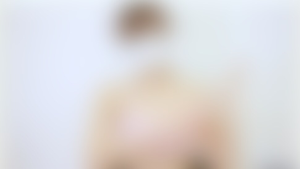 張りのあるバストを作るための美容マッサージを受ける着エロモデル (2/2)