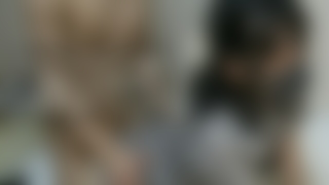 清楚なのにエッチなれいなにチャイナドレスを着せて、いっぱい舐めてもらったのでお礼にバックから中出ししてみた。
-----------------------------------------------------------
彼氏に頼まれてチャイナドレスを着てみました♡♡
胸元が開いてるし腰のあたりがぴったりフィットしてて体型がはっきりでちゃって恥ずかしい...🥺💛
彼氏がすごく喜んでくれたのが嬉しくてたくさんご奉仕させていただきました💖 (2/2)