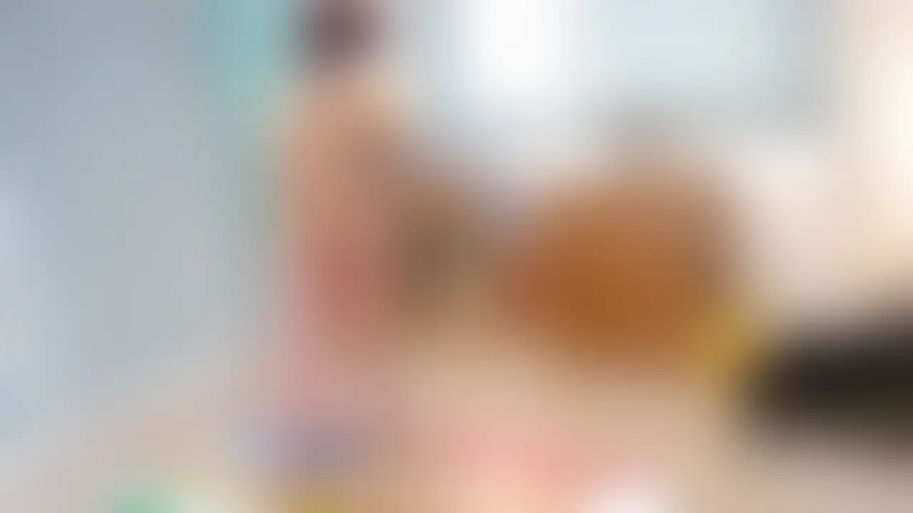 関西混浴倶楽部「弥生の全裸パーティー兼公開撮影。全裸で横たわる男性の上に立つ弥生。ドM男性も楽しめるパーティーです。」の投稿サムネイル