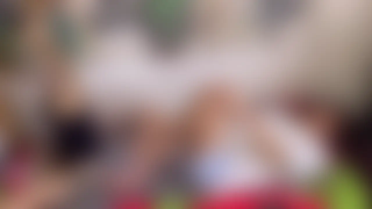 久し振りのロング動画だよ〜
毎度のことながらお待たせしてごめんよ🍌💦
69で舐め合いっこしてたら
おっきいおちんちん口に収まらないし
絶倫でかチンポでアゴ外れたことある🤣💞
イッテルノニ、お互い顔見えないから
全然ストップしてくれなくて
ギズモのおまんこはびっしゃこ😇とろとろ😇😇
優しく愛撫されると全身がビリビリするよぉ💦
奥まで追撃よろしく〜🍑 (2/2)