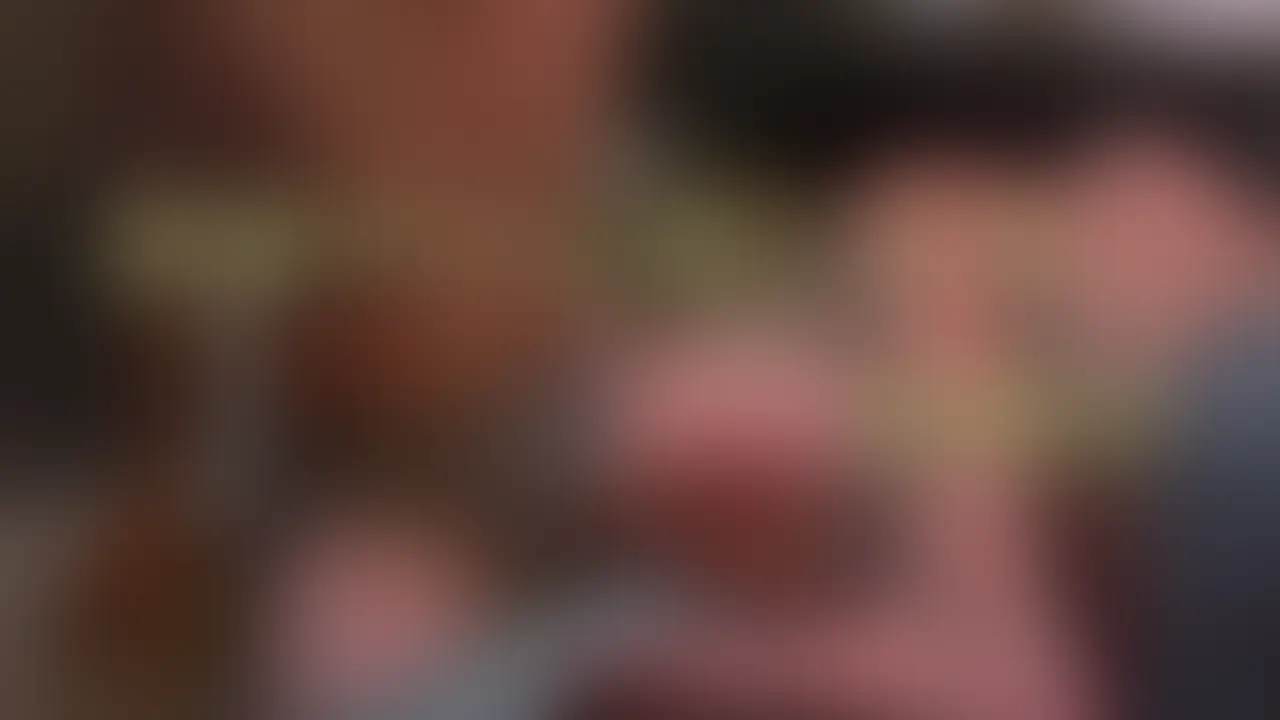 美脚のギャル様に責められました。

色白の20代前半のボディはとても肌触りよく、スベスベでした！

足コキや手コキ、乳首責めをされ、最後はアソコを脚に挟まれ腰を振らされ発射！

「飛ばすんじゃねえよ」と怒られてしまう情けないM男でした、、 (2/2)