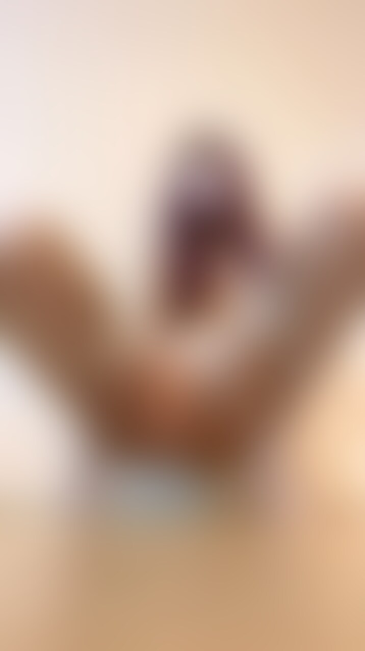 白ニーハイ潮吹きおなにー❤️ (2/2)