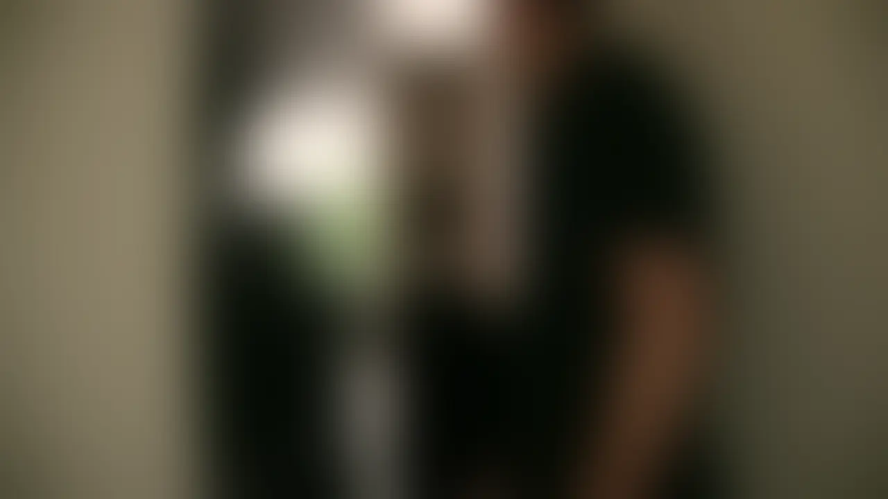 エッチに興味津々な女の子が男の自宅でイチャついて言われるままフェラまでしちゃう。
エッチな事が知りたいって掲示板に書き込んでた娘を、待ち合わせして家に連れてきました。
聞けば彼氏がいるらしいのですが、その彼とまだ1度もセックスするまで至っていないようなのです。それはいかんと私は彼女の為に勃ち上がる、もとい立ち上がることにしました。
彼女のことはハンドルネームしかわかりませんが、小柄な割に膨らんだ胸、服をまくると現れる綺麗な流線形の腰つき。
さらにアソコに指を入れるとクチュクチュと音をたてるのが、益々いやらしさを際立たせます。
イチャイチャを楽しんだらフェラのお願い。可愛い上目遣いと裏腹の意外な舌使いに我慢できず、口の中にたっぷり射精しました。
口の中に出されるのは初めてだったらしく、いやだったかと聞くと単純に恥ずかしかっただけでした笑
その日はお互い時間に余裕があったので、ご飯を食べたりしつつまったりエッチを楽しみました。
本番についてはまた別の機会に。 (2/2)