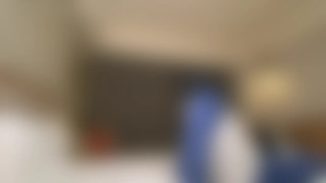 【くすぐり】エロDVDを借りる為抜け出そうとした入院患者をくすぐり触診するナース (2/2)