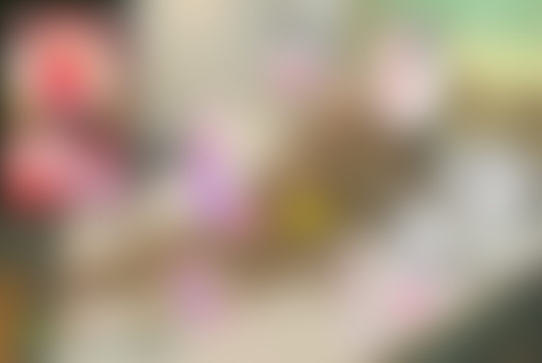 今回は全裸にルーズソックスだけ履いたお○○○さんの登場
ご覧の通りスタイル抜群で本編では完全顔出し!
そのお○○○さんは既に中出し1発決められた後ですが今年も2代目ポニテ○○○を孕ませた僕のチンポは
1発中出しだけでは満足できません!
まずは既に中出しを決め柔らかくなってるチンポへのご奉仕!
美人のお○○○さんが僕のチンポを恥ずかしげもなく咥えるその姿
しかも手持ちカメラではカメラ目線でフェラしてくれるので速攻で勃起!
もうカッチカチになったチンポを1発目の中出し精液でズルズルになってるオマンコへ挿入!
自分の精液を女の子の膣の襞襞1枚1枚に擦り付けるようにバックで侵入すると超気持ち良い
しかもバックだと女の子のオマンコの一番奥の子宮口に亀頭が思いっきり当たるので気持ち良い気持ち良い!
おそらく膣奥に溜まってる精液も亀頭が子宮口を押し開いた時子宮内に入って行きヤバい事にwww
J〇リフレの子達や2代目ポニテ○○○を孕ませた僕の精子達は超元気に卵子目がけて泳いで行くはず!
その受精を更に確実にする為バックでの中出しを強行!
バックだと子宮口にピッタリ亀頭をくっつけて射精できるので妊娠の確率が更に上がるんですよ!
今回もちゃ~んと中出しカウントダウン表示!
しかもバック交尾シーンがいろんな角度で撮影し全ての角度での射精前に中出しカウントダウン表示!!
この中出しカウントダウン表示はオナニー射精する時に凄く便利!
カウント表示0で射精すれば女の子に中出ししてる気分になれちゃいます
しかも中出し射精シーンが5アングルあるのでお好きな中出しシーンが選べちゃいます!
そして今回の見どころは中出しチンポを引き抜いた後の精液逆流時の膣ナラ!!
僕の精液射精量は2発目でも凄まじくバックだと必ず逆流時ブピュっ!っと音が聞こえます
その時の様子も各アングルで見られちゃいますよ~ (2/2)