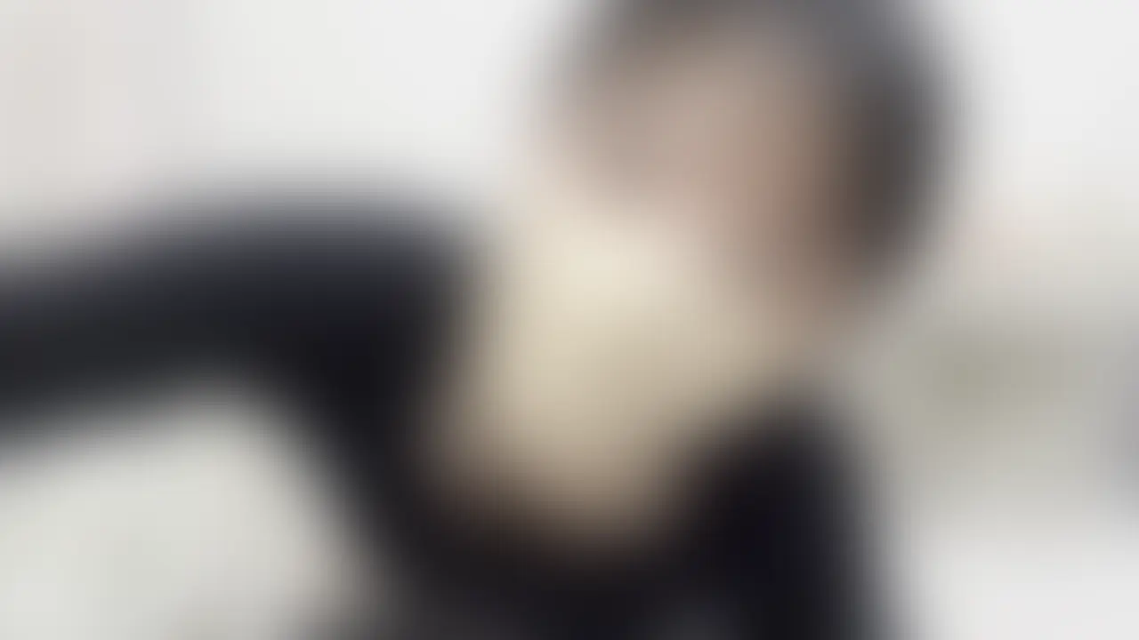 超強力電マを当ててお潮吹き逝きしちゃった!お漏らし恥ずかしい… (2/2)