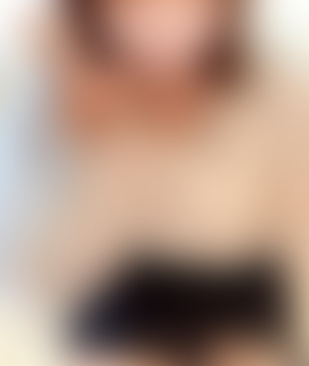 手コキ、フェラ、スマタ講習【新人女子大生】○○○が大好きな保育学生さんです。色白美乳のカラダに我慢できずスマタ講習中に生挿入→大量中出し。純粋な反応が可愛いかったです。手コキ射精、口内射精×1発、中出し×1発
~~~~~~~紹介~~~~~~~
職業:専門学生(保育系)
年齢:20才
またまた可愛らしい女の子が現れました。
保育の専門学校に通っている学生さんです。
上京してきたばかりということもあり、
履歴書の写真はちょっと芋っぽかったのですが、
実物は全然そんなことなく、むしろめちゃくちゃ垢ぬけていて可愛かったですね~
受け答えもしっかりしていて礼儀正しい印象です。
正直こういう子が一番伸びるんだよな~
と思いつつ、どんなテクニックを持っているのか
一通り流れを説明し、いざ実技へ!
なかなか筋の良いマッサージをしてくれました。
おじいちゃんとかに良くやってあげていたのでしょうか。
お次はいよいよ手コキです。
くっ、、、気持ちええぇ。
保育士さんに共通するのですが、
優しい手つきで撫でてくれるんですよね。
可愛がってくれるといいますか。
個人的には大好きです(笑)
乳首舐めも臨機応変に対応してくれましたね!
ここまですごい良い感じです(*´▽`*)
髪の毛からシャンプーの良い香りがしてきたので、
そっちに気を取られていると、
股間がむずむず。。。
発射しちゃいました。
そのままノリでフェラ講習まで!
これまた極上。
大きいお口といやらしい舌使いに完全にやられ暴発。
この技術どこで取得したんだ。。。
いろいろ妄想が膨らんでしまいました。
ここまで来たら彼女のポテンシャルを最大限に引き出します。
ということでスマタ講習決行(笑)
真面目な子なので何でも言うことをきいてくれました。
来ている服のせいか気が付きませんでしたが、
色白の美乳&巨乳さんでした。
その日は2発出しているにも関わらず、
また勃起してしまいました(笑)
さっそくパンツをずらし、
ピンク色の綺麗なおまんにスリスリと。
だんだんと息遣いが荒くなってきます。
感度は良好のようですね。
高鳴る気持ちを胸にいざ挿入。
「ビクビクっ」
電気が走ったかのように感じてました。
ちなみに中は激狭だったので、またすぐにイってしまいました。。
しかも中出し。
本日三発目です。
何とかごまかしその日は終了。
流石に疲れましたが、彼女と最高の思い出を作れました!
いや、最高の講習ができました(笑)
また呼べば来てくれると思うので、
近いうちに再講習したいと思います!!
今後も頑張ります!では!! (2/2)