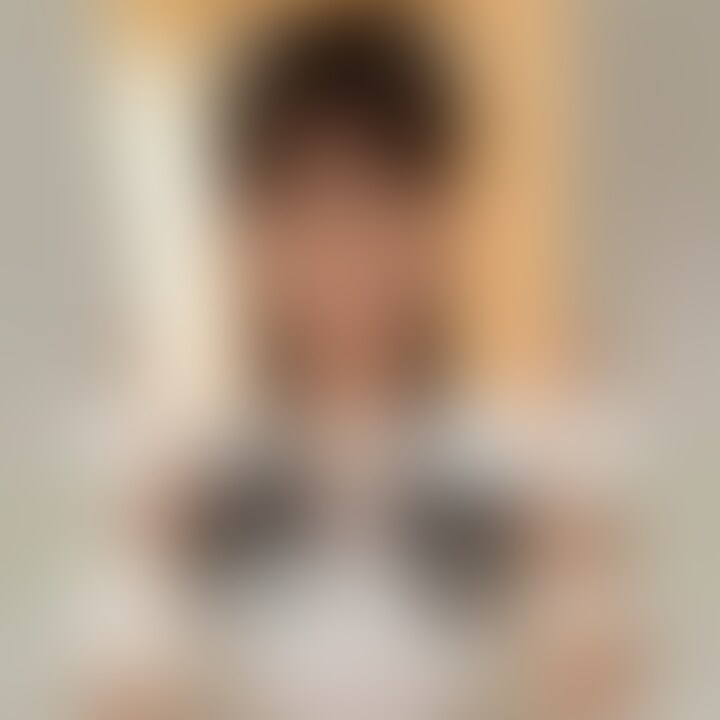 右上の「いいね❤️」を押してから見てくれると嬉しいな💕
すけべ椅子おなにー🥰
すけべ椅子に座って下からどう映るのかやってみたよ〜😳 (2/2)