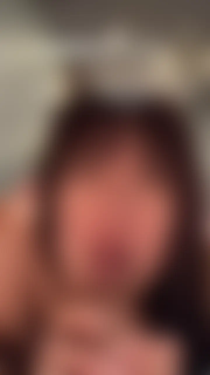 【フェラ顔がエロい美女って最高]

いいねしてから見てくれると嬉しいです！

アポした美女は背が高くて
足フェチ歓喜！って思ったら

フェラがうまくてフェラ顔が最高😊

いつものようにおな鑑賞から
電マで責めてハメ撮りしました！

顔で抜けるフェラとテクニック
いつもよりフェラシーン長めです！

正常位できつきつまんこで1発
バックからの騎乗位からまた
正常位で発射！

ゴム射なのは申し訳ない
リピ確だから次は生ハメチャレンジ
やってみたい子です (2/2)