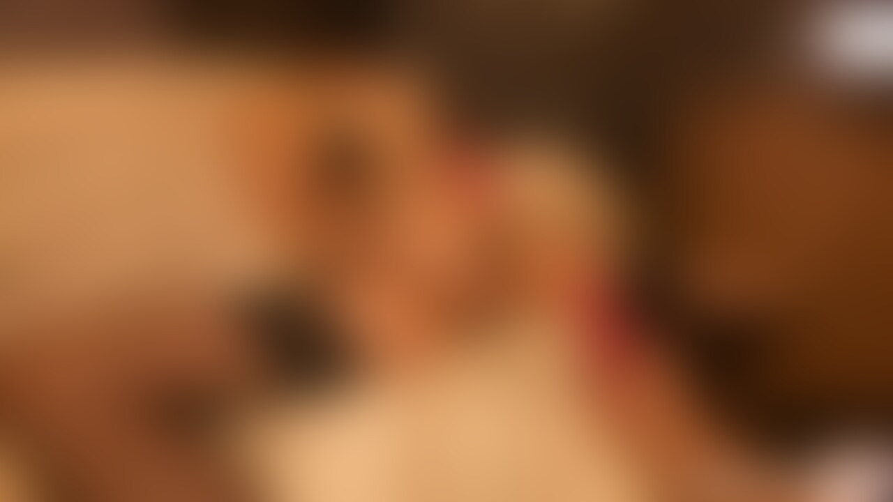 指マン🤏でビチョビチョに濡らせ💦エチエチになっていく妻。
エッチな声になってゆく妻がご覧いただけます。
4K高画質動画です。16分あります。 (2/2)